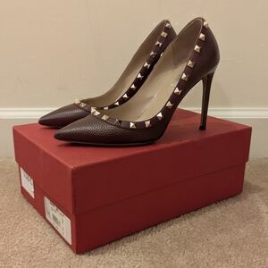 Valentino Rockstud Pumps